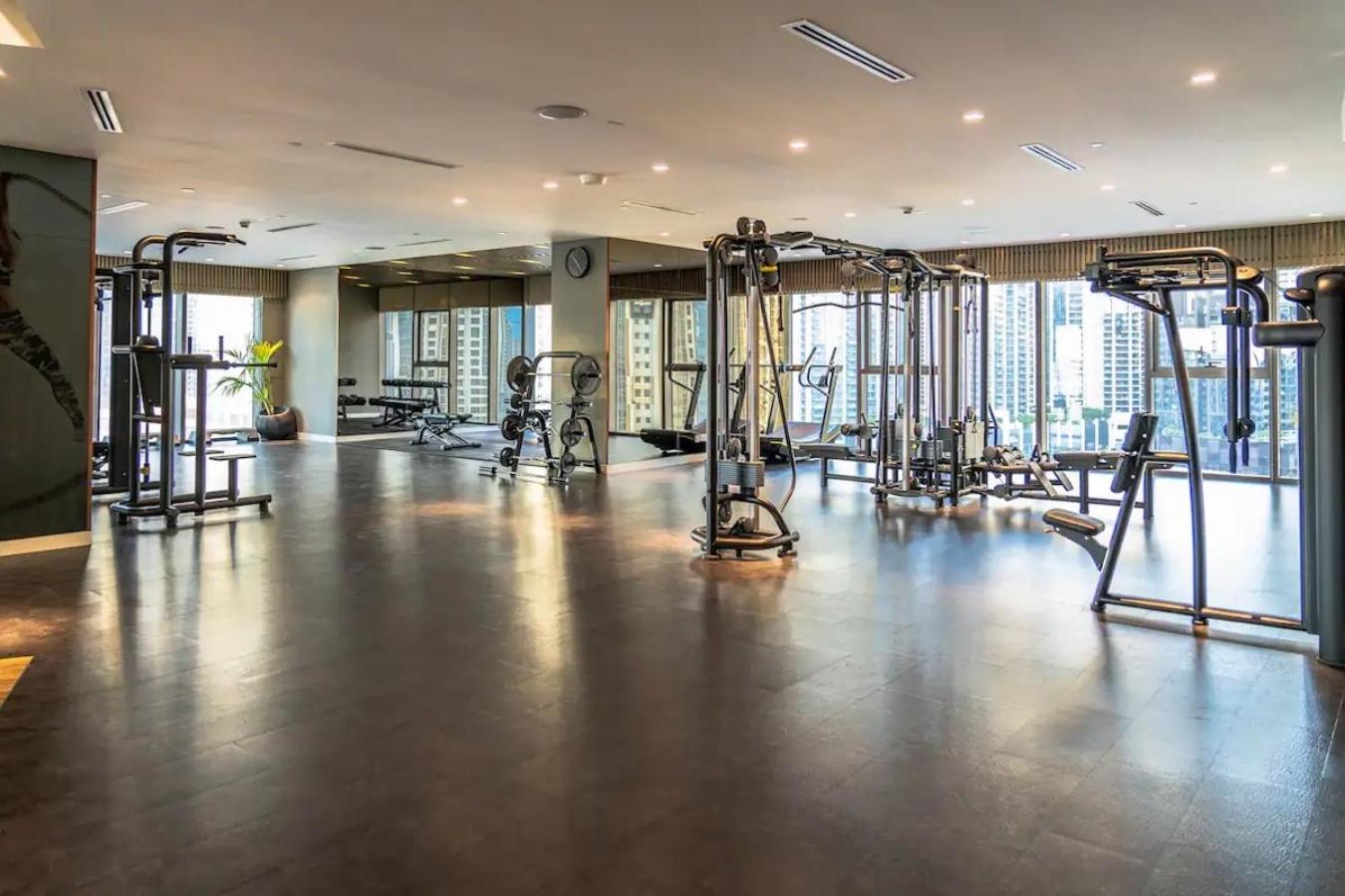 Apartment 2bd Paramount Midtown - 6 Guests - Burj Views 64th Floor Infinity Pool, King Bed Dubai